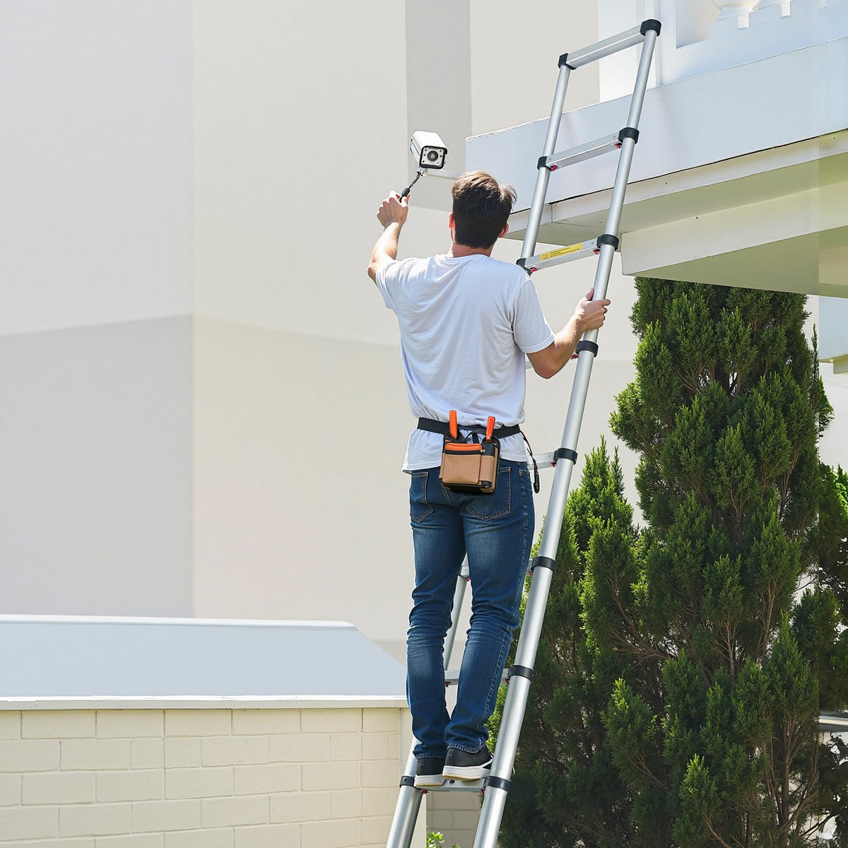 12.5ft Aluminum Telescoping Ladder 330LBS I205