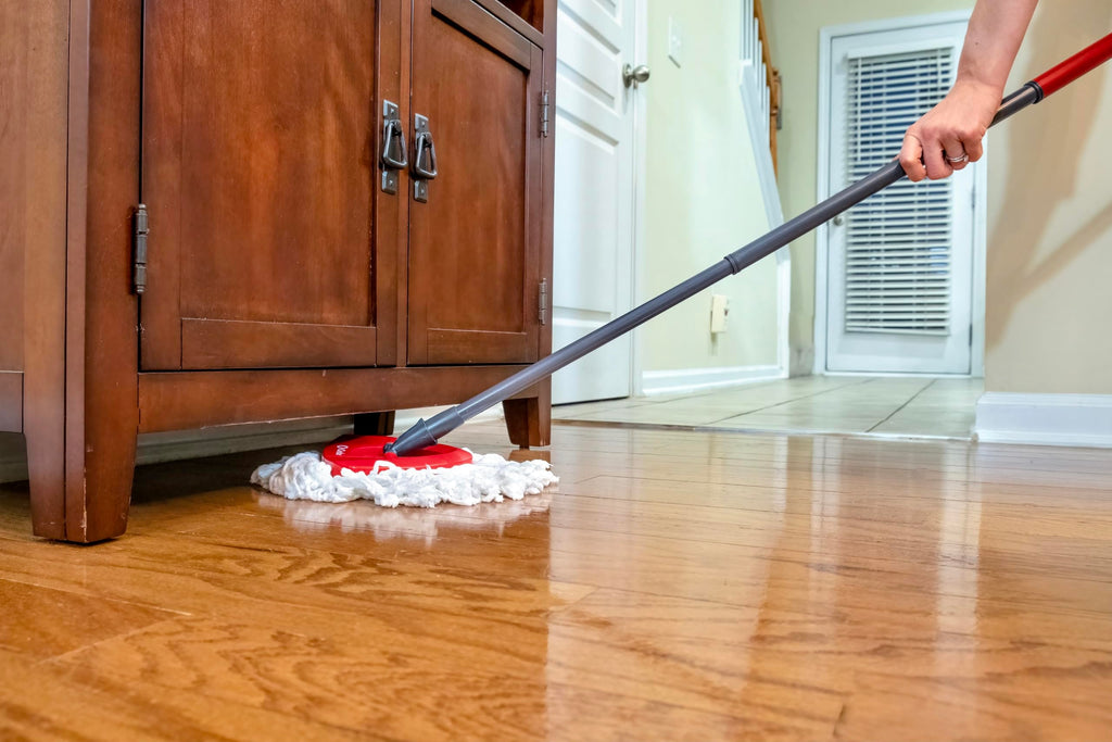 Microfiber Spin Mop & Bucket Floor Cleaning System with 2 Refills C17482
