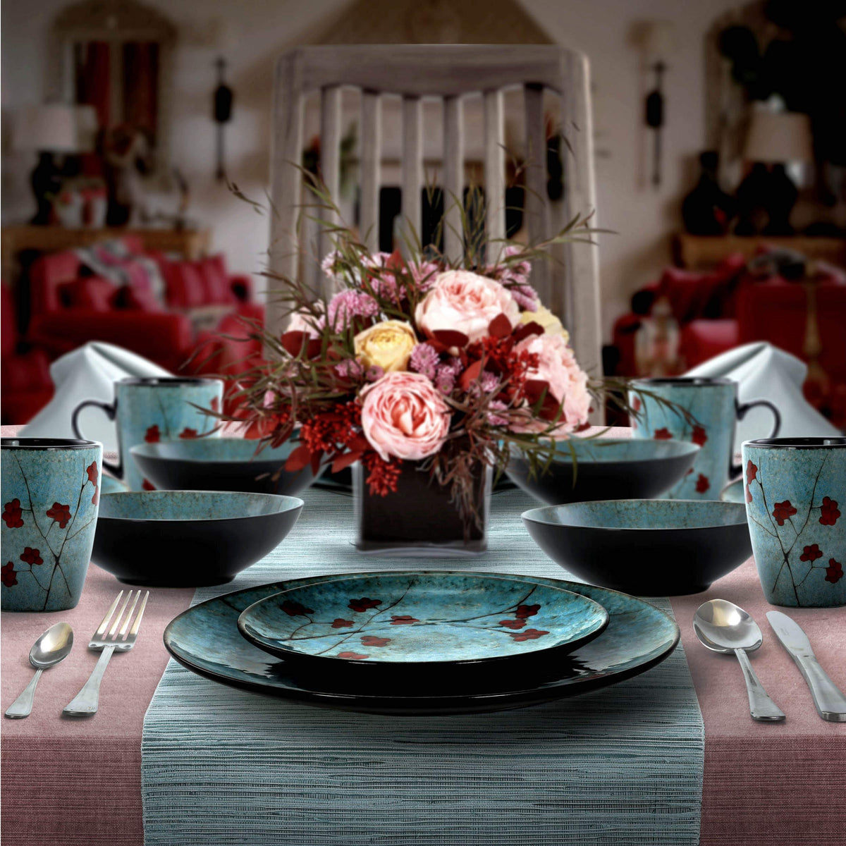 16 Piece Dinnerware Set in Blue N833