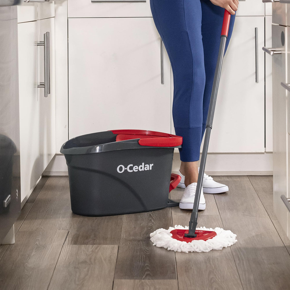 Microfiber Spin Mop & Bucket Floor Cleaning System with 2 Refills C17482